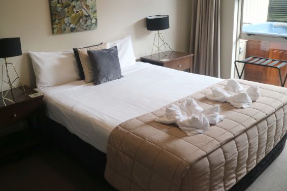 Executive 1-Bedroom Spa Suite